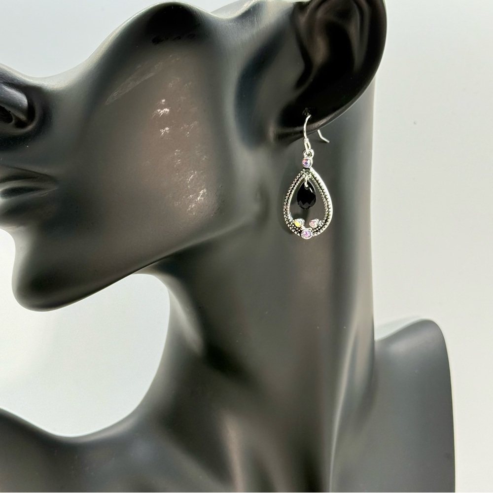 Chic Silver and Black Teardrop‎ Earrings - Nickel Free NWT